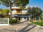 Villetta bifamiliare in vendita di 275 m² in Strada del...