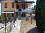 Villetta bifamiliare in vendita di 275 m² in Via Comugne