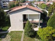 Villetta bifamiliare in vendita di 276 m² in Via...