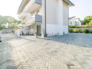 Villetta bifamiliare in vendita di 280 m² in Via Orione