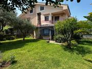 Villetta bifamiliare in vendita di 280 m² in Via Seminara