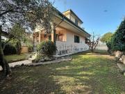 Villetta bifamiliare in vendita di 280 m² in Via...