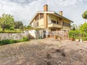 Villetta bifamiliare in vendita di 286 m² in Via...