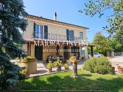 Villetta bifamiliare in vendita di 290 m² in Via Fiobbo, 44