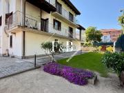 Villetta bifamiliare in vendita di 295 m² in Strada...