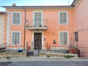 Villetta bifamiliare in vendita di 296 m² in Via Trento...