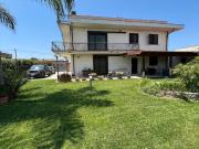 Villetta bifamiliare in vendita di 300 m²