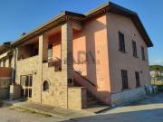 Villetta bifamiliare in vendita di 300 m² in Via Atene, 103