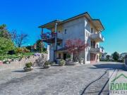 Villetta bifamiliare in vendita di 300 m² in Via Brusocchi
