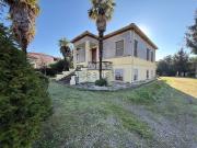 Villetta bifamiliare in vendita di 300 m² in Via G....