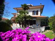 Villetta bifamiliare in vendita di 300 m² in Via lago...