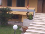 Villetta bifamiliare in vendita di 300 m² in Via Staffetta