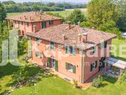 Villetta bifamiliare in vendita di 310 m² in Via Fiumana...