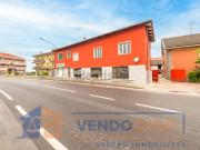 Villetta bifamiliare in vendita di 311 m² in Via Bra, 40