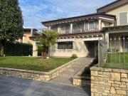 Villetta bifamiliare in vendita di 313 m² in Via...