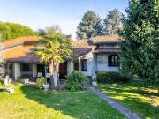 Villetta bifamiliare in vendita di 317 m² in Via Gran Sasso