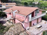 Villetta bifamiliare in vendita di 319 m²