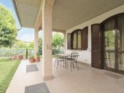 Villetta bifamiliare in vendita di 319 m² in Via Bologna, 11