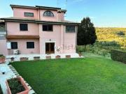 Villetta bifamiliare in vendita di 321 m² in Via delle...