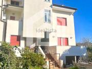 Villetta bifamiliare in vendita di 327 m² in Via Ambrifi, 32