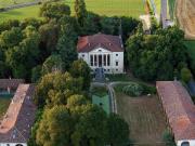 Villetta bifamiliare in vendita di 3300 m² in Strada...