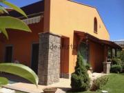 Villetta bifamiliare in vendita di 330 m² in Via Enrico...