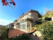 Villetta bifamiliare in vendita di 330 m² in Via Ippocrate