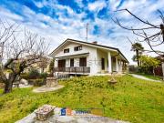 Villetta bifamiliare in vendita di 330 m² in Via...