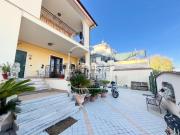 Villetta bifamiliare in vendita di 330 m² in Via Sepino, 134