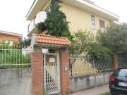 Villetta bifamiliare in vendita di 334 m² in Via delle...