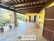 Villetta bifamiliare in vendita di 337 m² in Strada...