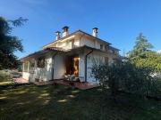 Villetta bifamiliare in vendita di 340 m² in Via...