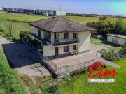 Villetta bifamiliare in vendita di 344 m² in Strada Serponte