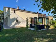 Villetta bifamiliare in vendita di 345 m² in Via Ca&apos...