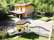 Villetta bifamiliare in vendita di 348 m² in Strada...