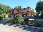 Villetta bifamiliare in vendita di 350 m² in Via del Moggio