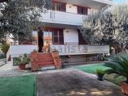 Villetta bifamiliare in vendita di 350 m² in Via della...