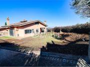 Villetta bifamiliare in vendita di 350 m² in Via Enrico...