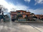 Villetta bifamiliare in vendita di 350 m² in Via...