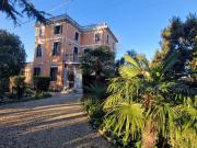 Villetta bifamiliare in vendita di 350 m² in Via Ghebba