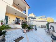 Villetta bifamiliare in vendita di 350 m² in Via Sepino