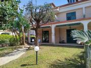 Villetta bifamiliare in vendita di 353 m² in Via Ripuaria