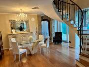 Villetta bifamiliare in vendita di 360 m²