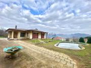 Villetta bifamiliare in vendita di 360 m² in Via Cesinola