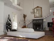 Villetta bifamiliare in vendita di 360 m² in Via LUIGI BAIA