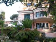 Villetta bifamiliare in vendita di 360 m² in Via Pietralunga