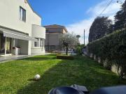 Villetta bifamiliare in vendita di 361 m² in Via Pasubio, 5