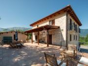 Villetta bifamiliare in vendita di 370 m²