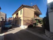 Villetta bifamiliare in vendita di 370 m² in Via E. Ponzio