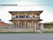 Villetta bifamiliare in vendita di 370 m² in Via G....